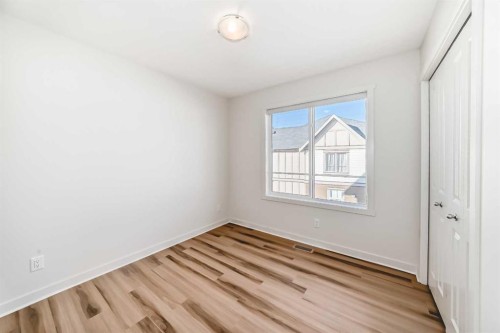 986 Sherwood Boulevard Nw, Calgary, AB - Indoor Photo Showing Other Room