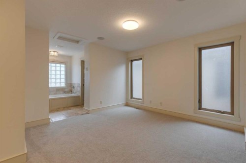 2005 32 Avenue Sw, Calgary, AB - Indoor Photo Showing Other Room