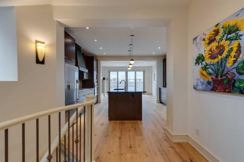 2005 32 Avenue Sw, Calgary, AB - Indoor Photo Showing Other Room