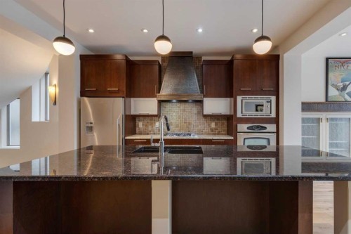 2005 32 Avenue Sw, Calgary, AB - Indoor Photo Showing Kitchen With Upgraded Kitchen