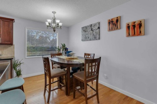 5122 48 Street Nw, Calgary, AB - Indoor Photo Showing Dining Room