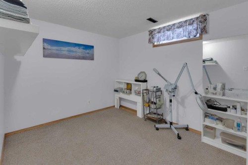 5122 48 Street Nw, Calgary, AB - Indoor