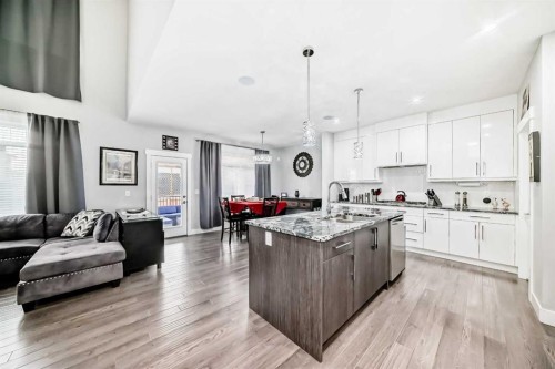 1368 Lackner Boulevard, Carstairs, AB - Indoor Photo Showing Kitchen With Upgraded Kitchen