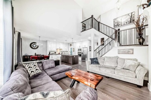 1368 Lackner Boulevard, Carstairs, AB - Indoor Photo Showing Living Room
