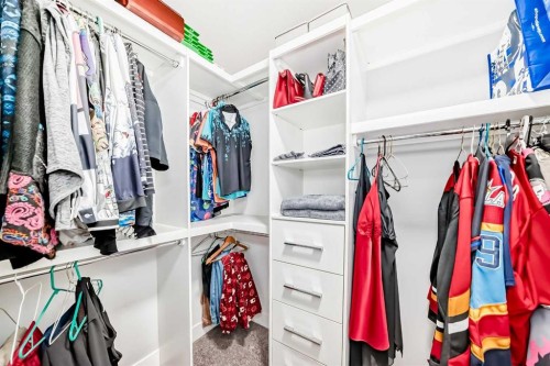 1368 Lackner Boulevard, Carstairs, AB - Indoor With Storage