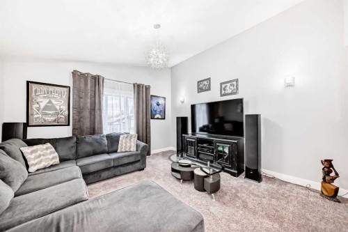 1368 Lackner Boulevard, Carstairs, AB - Indoor Photo Showing Living Room
