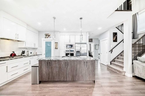 1368 Lackner Boulevard, Carstairs, AB - Indoor Photo Showing Kitchen With Upgraded Kitchen