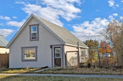 119 47 Avenue WEST Claresholm, AB T0L 0T0