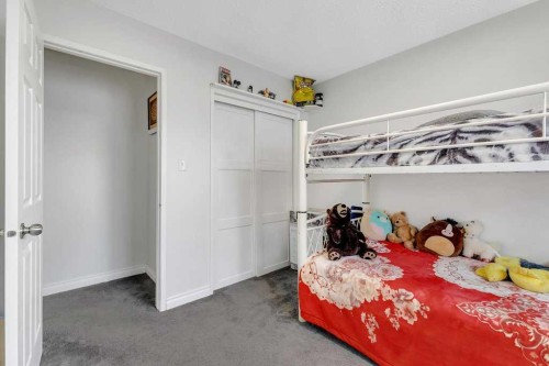 459 Templevale Drive Ne, Calgary, AB - Indoor Photo Showing Bedroom