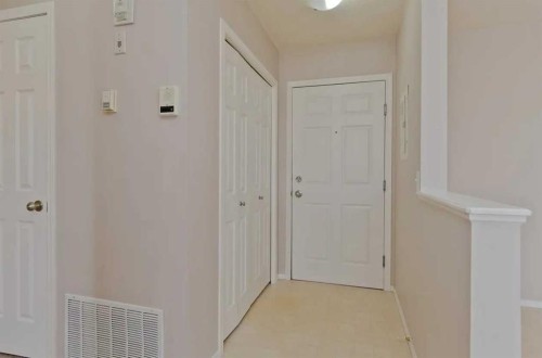 17-170 N Railway Street, Okotoks, AB - Indoor Photo Showing Other Room