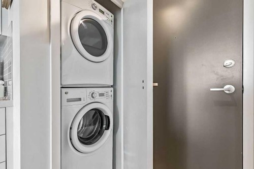 903-1010 6 Street Sw, Calgary, AB - Indoor Photo Showing Laundry Room
