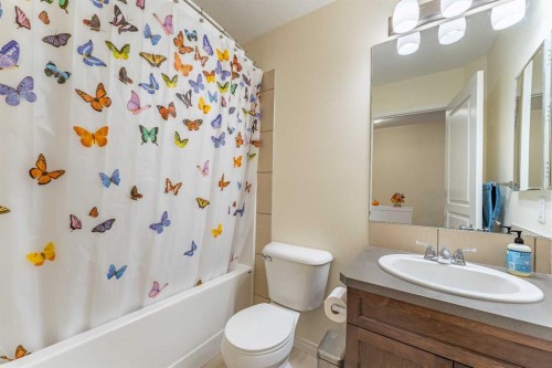37 Auburn Bay Link Se, Calgary, AB - Indoor Photo Showing Bathroom
