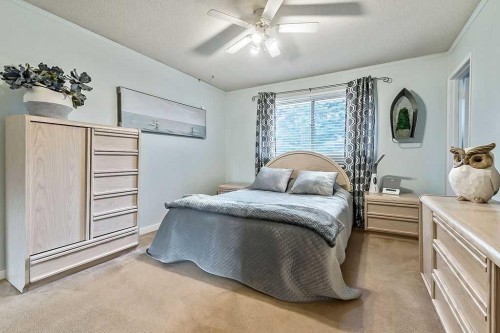 5279 Dalcroft Crescent Nw, Calgary, AB - Indoor Photo Showing Bedroom