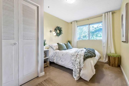 5279 Dalcroft Crescent Nw, Calgary, AB - Indoor Photo Showing Bedroom