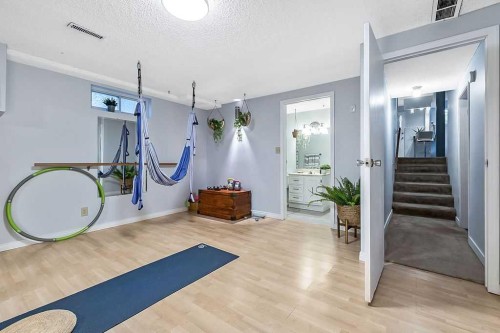 5279 Dalcroft Crescent Nw, Calgary, AB - Indoor Photo Showing Other Room