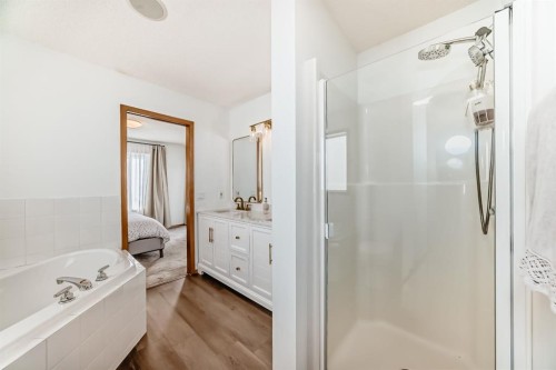 58 Panatella Lane Nw, Calgary, AB - Indoor Photo Showing Bathroom