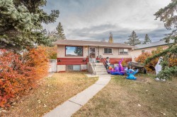 4524 73 Street NW Calgary, AB T3B 2M4