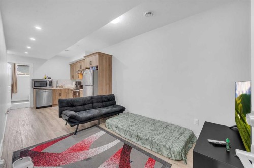 165 Hotchkiss Way Se, Calgary, AB - Indoor