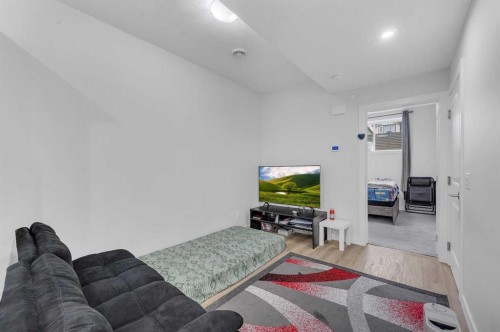 165 Hotchkiss Way Se, Calgary, AB - Indoor