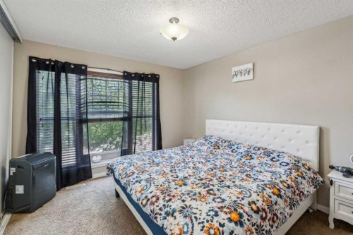 22 Auburn Bay View Se, Calgary, AB - Indoor Photo Showing Bedroom