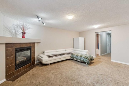22 Auburn Bay View Se, Calgary, AB - Indoor Photo Showing Bedroom