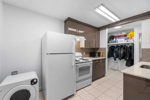 205-4328 4 Street Nw, Calgary, AB - Indoor