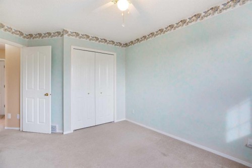 29 Spring Crescent Sw, Calgary, AB - Indoor