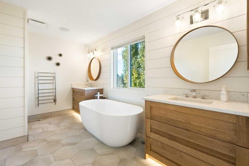 163 Cranarch Landing Se, Calgary, AB - Indoor Photo Showing Bathroom