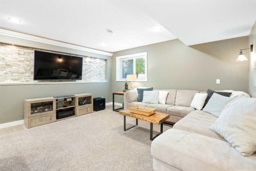 163 Cranarch Landing Se, Calgary, AB - Indoor Photo Showing Living Room