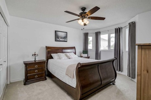 47 Harvest Glen Rise Ne, Calgary, AB - Indoor Photo Showing Bedroom