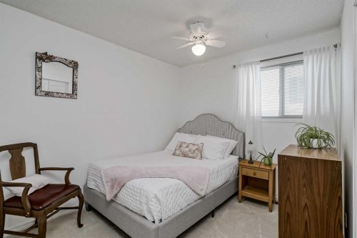 47 Harvest Glen Rise Ne, Calgary, AB - Indoor Photo Showing Bedroom