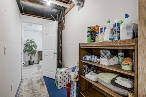 47 Harvest Glen Rise Ne, Calgary, AB - Indoor Photo Showing Other Room