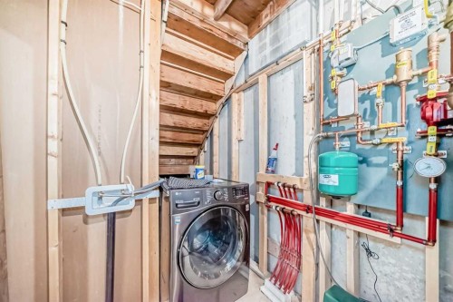 4640 15 Avenue Nw, Calgary, AB - Indoor Photo Showing Laundry Room