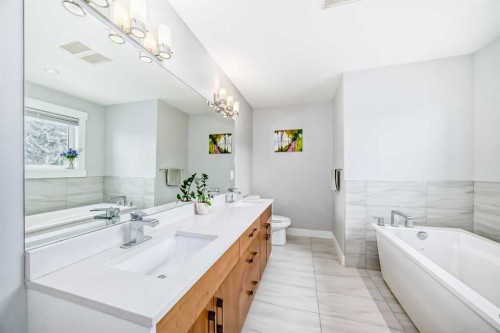 4640 15 Avenue Nw, Calgary, AB - Indoor Photo Showing Bathroom