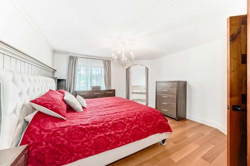 2 Tuscany Estates Crescent Nw, Calgary, AB - Indoor Photo Showing Bedroom