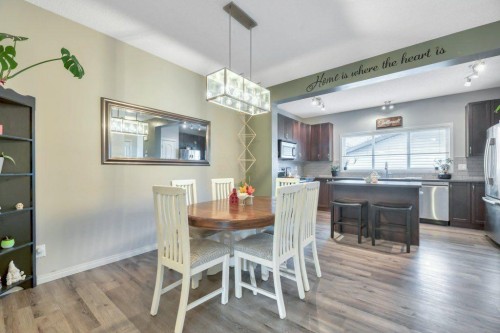 32 Copperpond Heights Se, Calgary, AB - Indoor Photo Showing Dining Room
