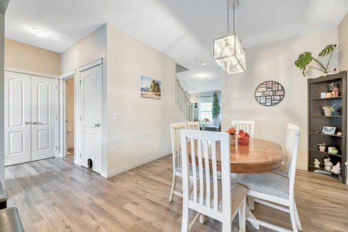 32 Copperpond Heights Se, Calgary, AB - Indoor Photo Showing Dining Room