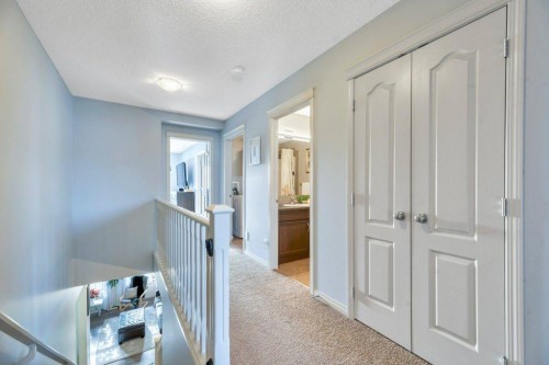 32 Copperpond Heights Se, Calgary, AB - Indoor Photo Showing Other Room