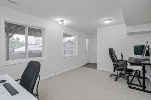4 Bridleridge Circle Sw, Calgary, AB - Indoor Photo Showing Office