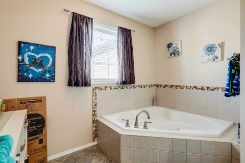 184 Cimarron Park Circle, Okotoks, AB - Indoor Photo Showing Bathroom