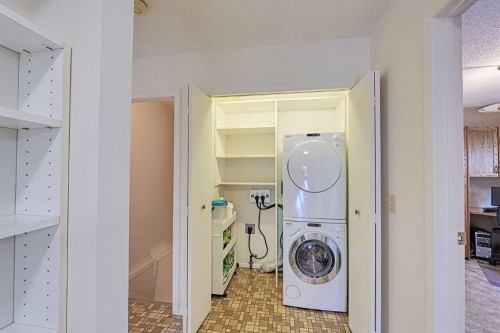21 Welch Crescent, Okotoks, AB - Indoor Photo Showing Laundry Room