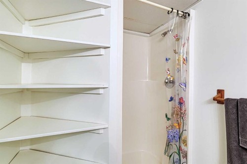 21 Welch Crescent, Okotoks, AB - Indoor