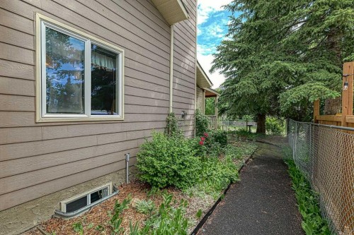 21 Welch Crescent, Okotoks, AB - Outdoor With Exterior