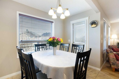28 Kinlea Link Nw, Calgary, AB - Indoor Photo Showing Dining Room
