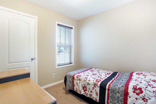 28 Kinlea Link Nw, Calgary, AB - Indoor Photo Showing Bedroom