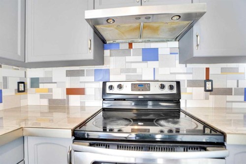 234 Taracove Place Ne, Calgary, AB - Indoor Photo Showing Kitchen
