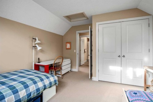 116 Wentworth Square Sw, Calgary, AB - Indoor Photo Showing Bedroom