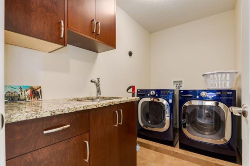 6616 Bowness Road Nw, Calgary, AB - Indoor Photo Showing Laundry Room