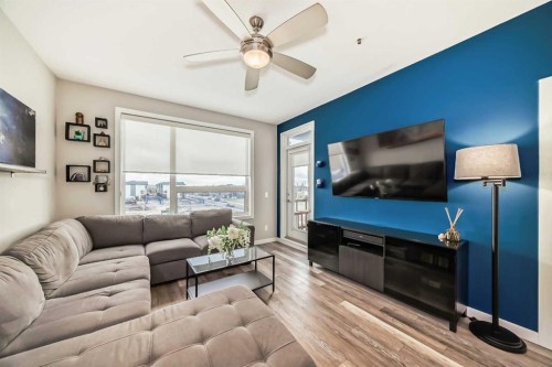 312-8530 8A Avenue Sw, Calgary, AB - Indoor Photo Showing Living Room
