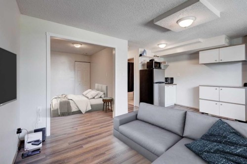 5 Fonda Drive Se, Calgary, AB - Indoor Photo Showing Other Room